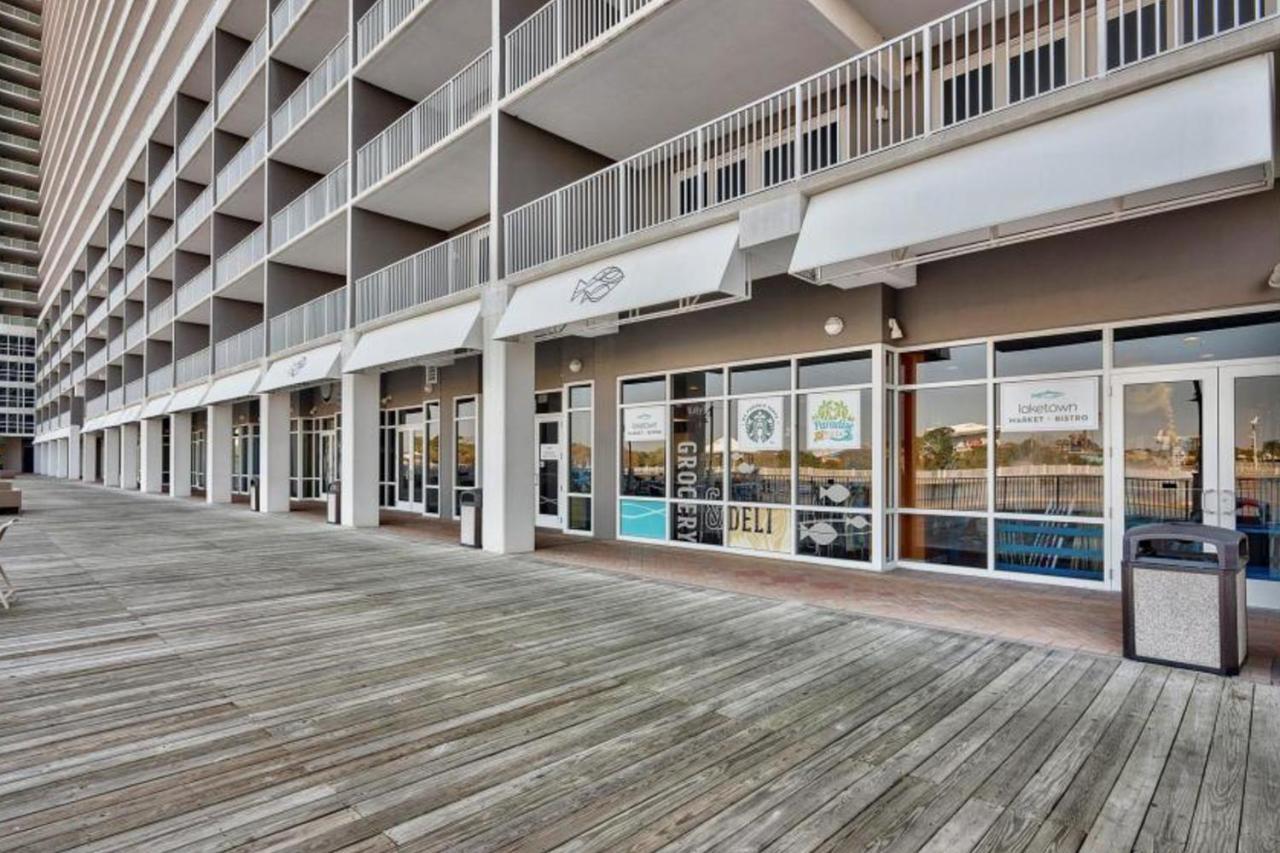 Laketown Wharf Iii *